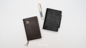 2冊の手帳と万年筆