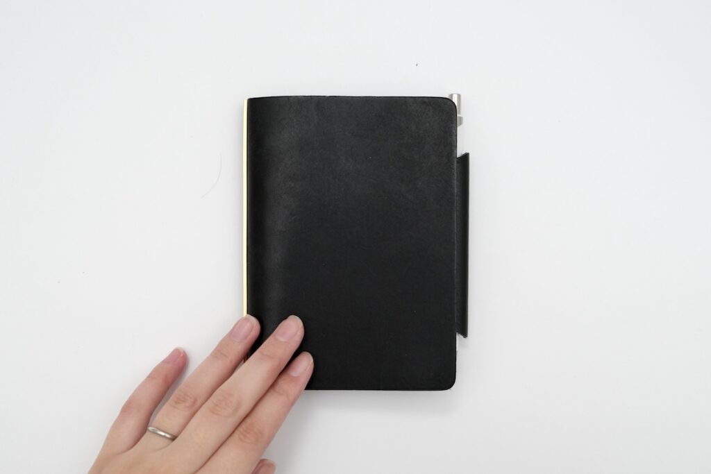 手に持ったシステム手帳プロッター