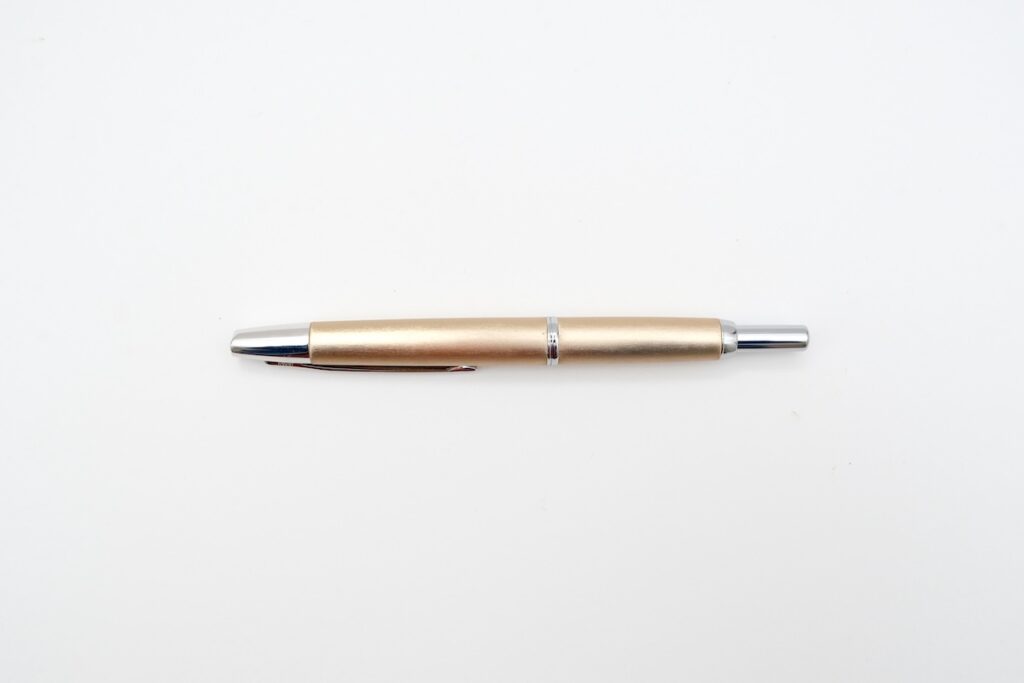 パイロットキャップレス万年筆