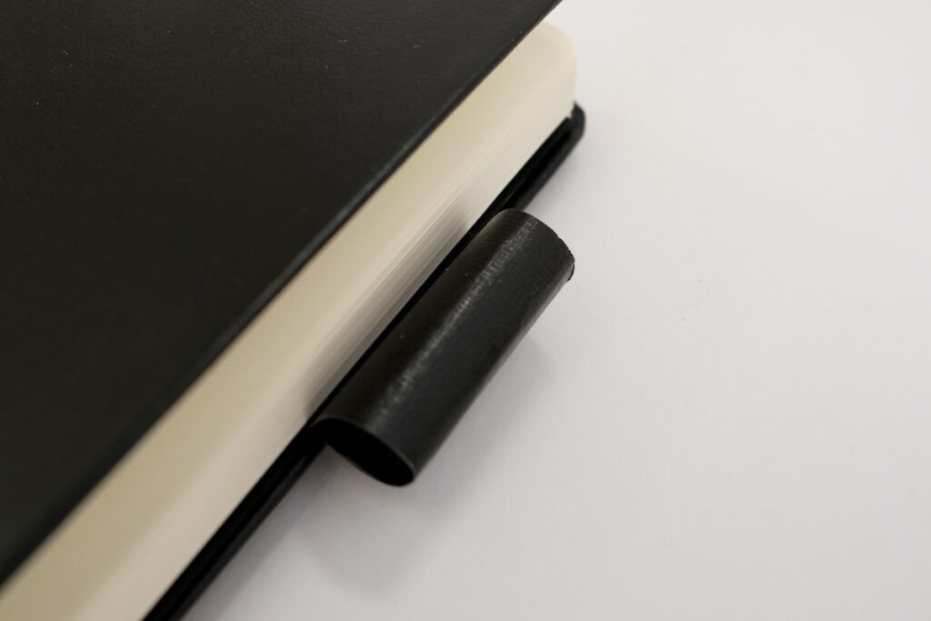 ノートについているペンホルダー